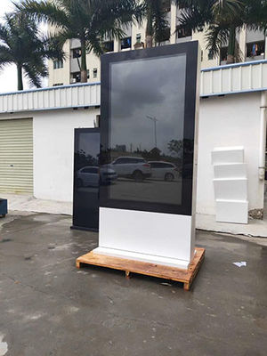 High Brightness 2500 Nits Outdoor Digital Signage For Russia Market