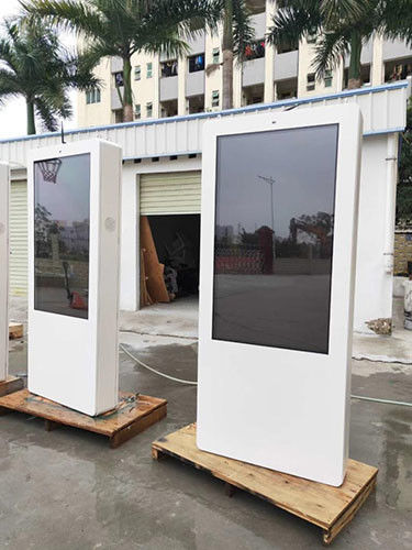 Waterproof High brightness 2500 Nits Outdoor Digital Signage for North America market